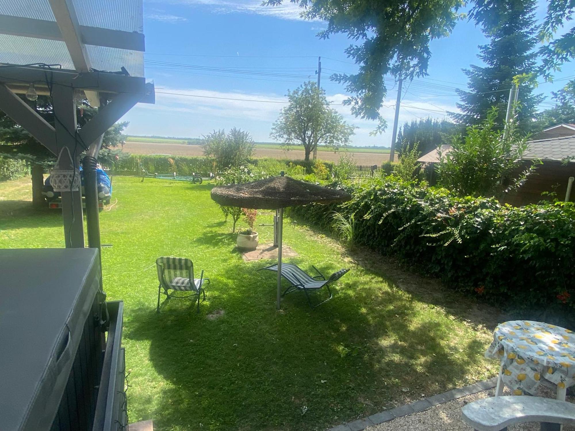 Icuka vendèghàza Villa Kiskunlacháza Buitenkant foto